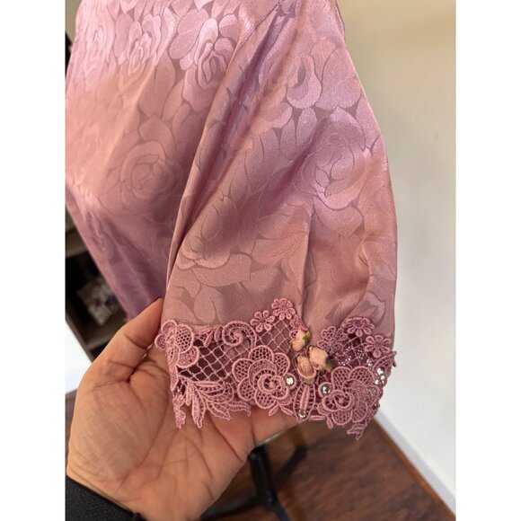 Vintage A.J. Bari Rose Jacquard Satin Blouse W/ Lace Trim & Floral Appliqué - Picture 5 of 11